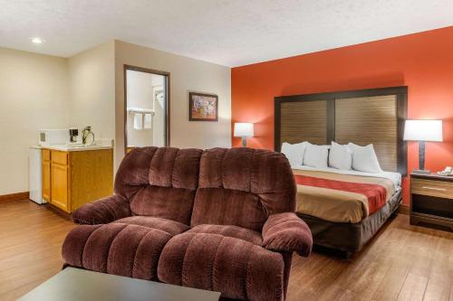 Econo Lodge Traverse City