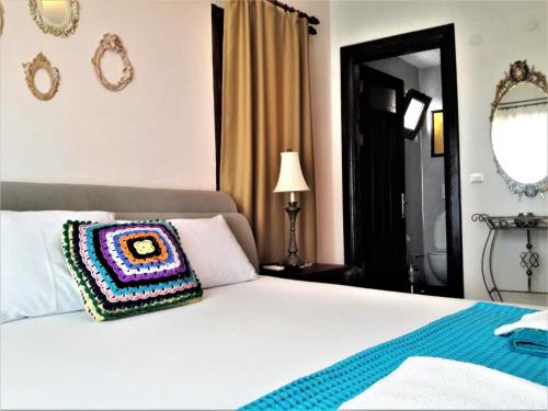 Standard Double Room image 10
