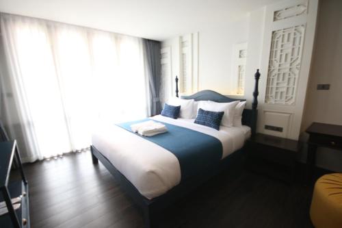Saran Boutique Hotel Thapae Room Type - Suite with Balcony