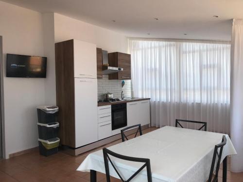 Blue Sky Apartments 5