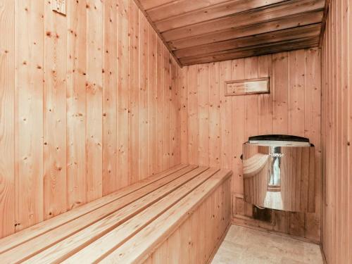 Five-Bedroom Holiday home in Ringkøbing 3