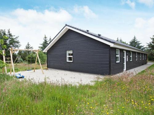 Quaint Holiday Home in Bl vand for near Sea