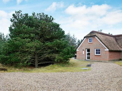 Four-Bedroom Holiday home in Oksbøl 16
