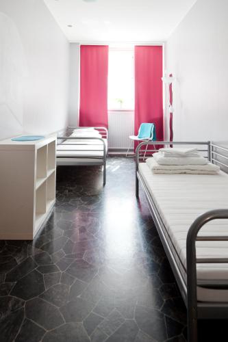 Dream Hostel & Hotel Room Type - Twin Room with Shared Bathroom