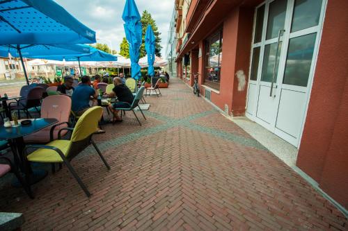 FLAMINGOS Apartman & Fitness OSIJEK - image 5
