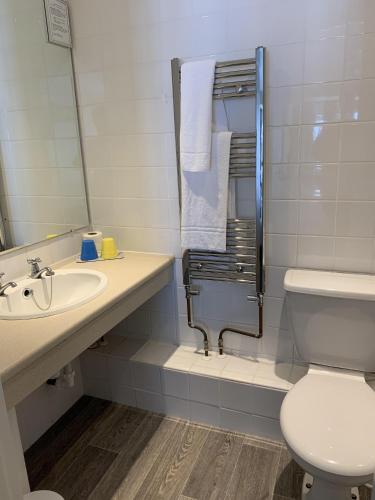 Knights Court Hotel Room Type - Twin Room with Terrace