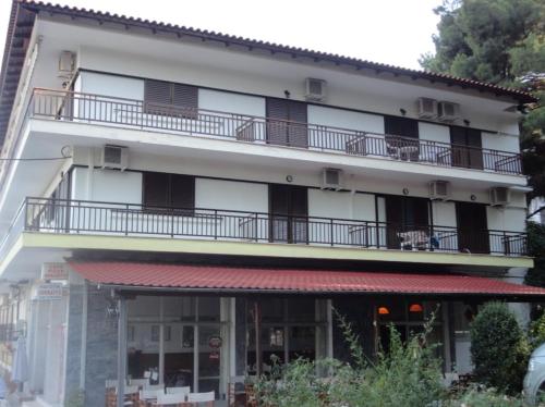 Chris Apartments - Photo 4