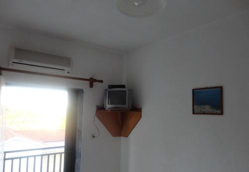 Chris Apartments - Photo 5
