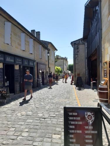 Les logis des Vignobles Saint Emilion en Duplex n 2 avec terrasse