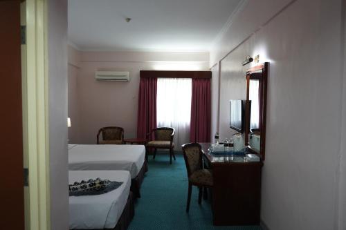 room detail thumbnail 1