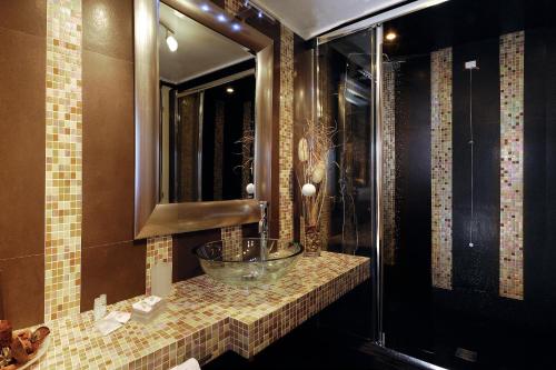 Bathroom, Dimora Storica ''Casa Sicuro'' in Martano