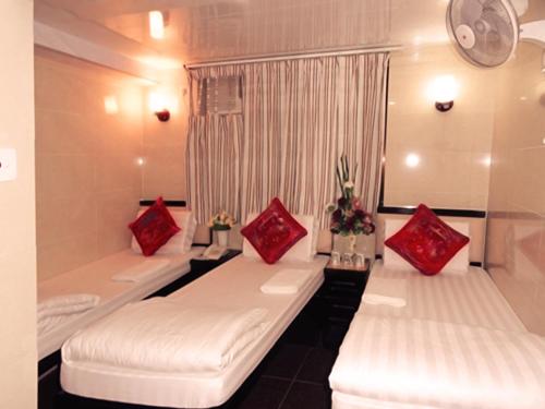 Dhillon Hostel - Reception 10th floor Block E CHUNGKING MANSION
