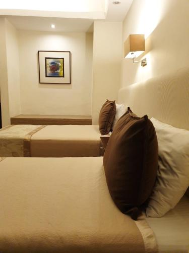 Imperial Palace Suites Image 25