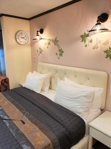 216490449 Cana Boutique Hotel