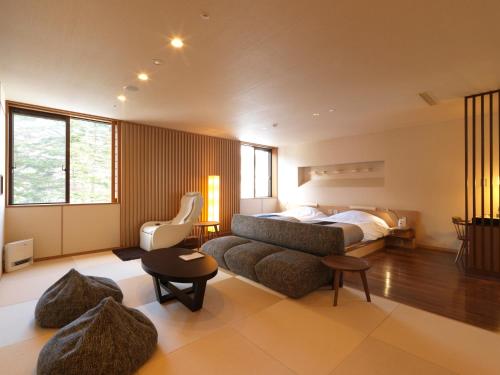 ニセコ昆布温泉 鶴雅別荘 杢の抄Suite with Onsen Open-Air Bath - Non-Smoking