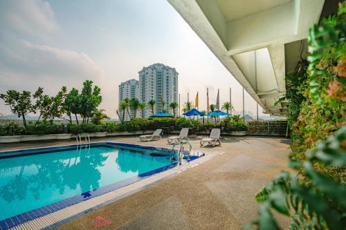 Swimming pool, Crystal Crown Hotel, PJ in Petaling Jaya