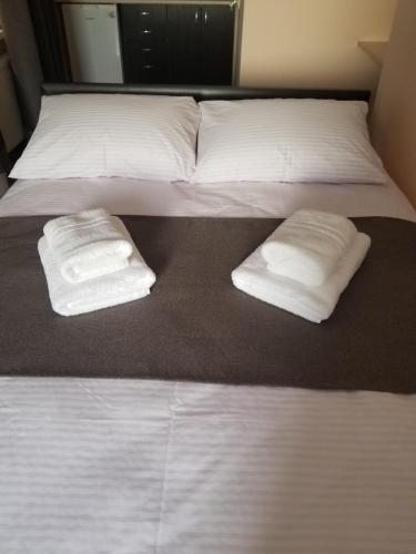 1 double bed