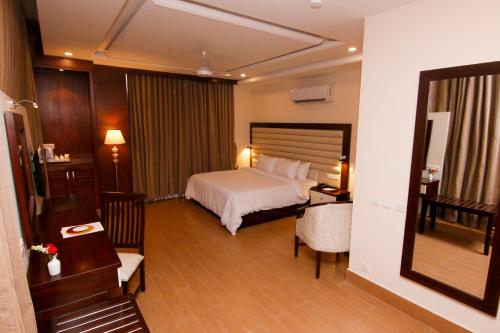 Hotel One Rahim Yar Khan Club Road in Rahim Yar Khan