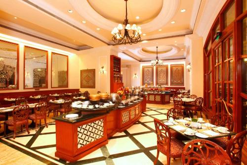 Restoran, Eros Hotel - New Delhi Nehru Place in Lõuna-Delhi