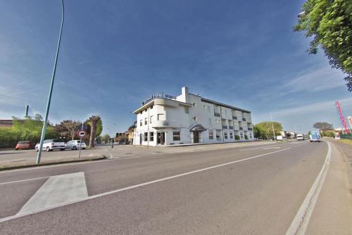 . Hotel Ristorante Brusco