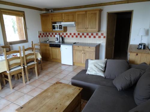 2 bedrooms, 4 beds