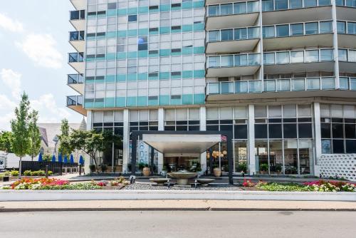 Mint House Downtown Louisville - image 7