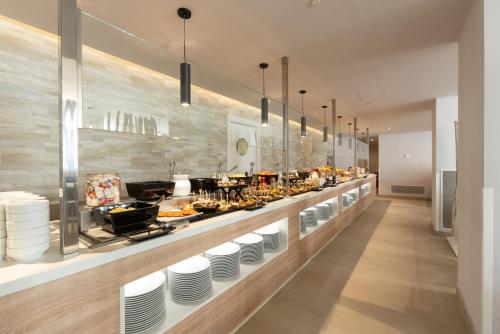 Hotel Las Arenas - image 3