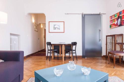 Charming Apartment Piazza del Popolo - image 2