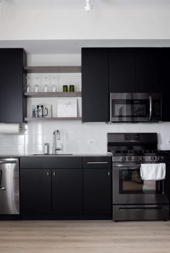 FRONTDESK Cozy Studio Apt in Wrigleyville