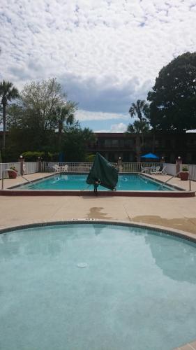 Swimming pool, Motel 6-Spring Hill, FL - Weeki Wachee in Weeki Wachee (FL)