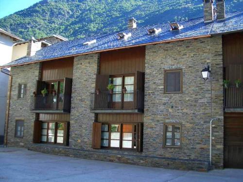 Apartaments Vall Ferrera - Apartment - Areu