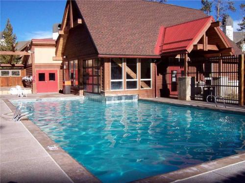 Trails End #207 - Ski-In/Ski-Out on Peak 9 - Pool and Hot Tub Access