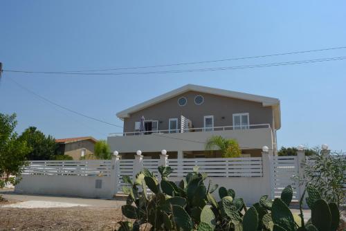  Maccone Bianco, Pension in Santa Maria Del Focallo bei Casa la Ciura