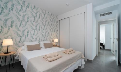 Sur Suites La Dorada, centricos soleados a pocos metros de la Playa y con Parking Opcional