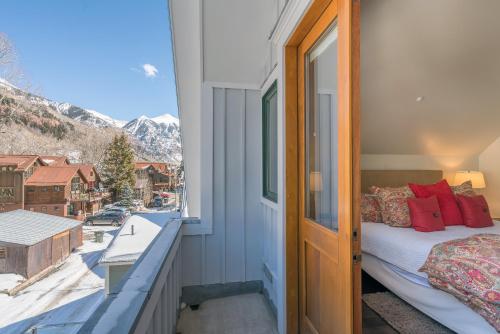 417 DEPOT by Exceptional Stays - image 6