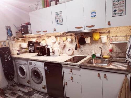 bucătărie, PIJAMA HOUSE - Bike & Bed in Plovdiv