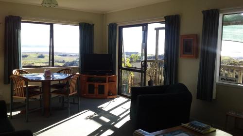 Kaipara Views Eco Lodge in Glorit