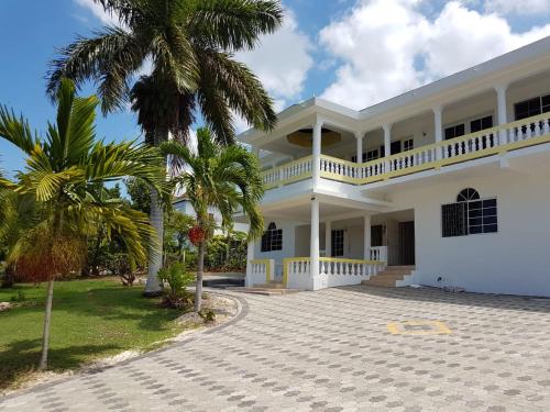 Coral Gardens Villa