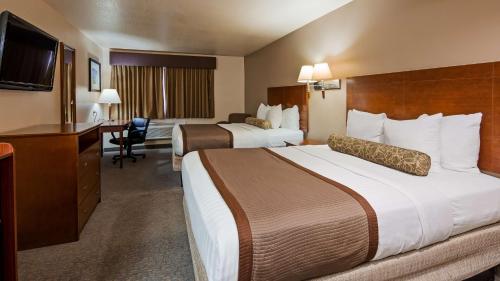 2 queen beds