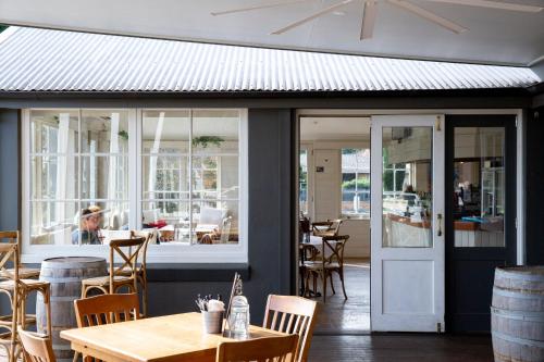 Létesítmények, Robertson Public House and Kitchen in Robertson