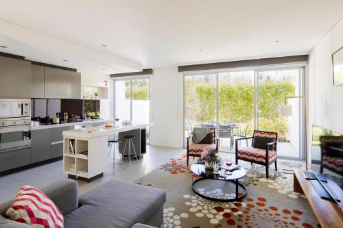 풀먼 마젠타 쇼어 리조트 (Pullman Magenta Shores Resort) in 센트럴 코스트