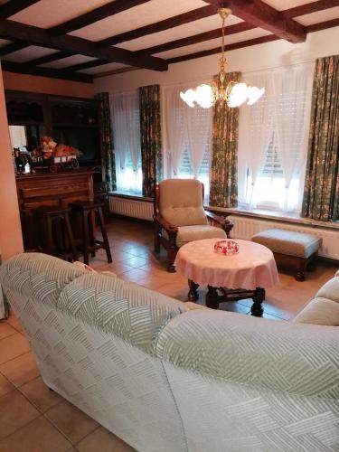  Home Beatrice Bel - Etage in 9900 Eeklo