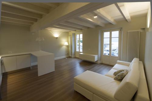 La Casa Del Porto - Apartment - Lovere