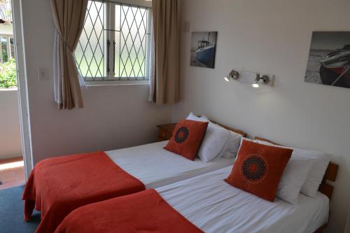 Apartment 12 image 9
