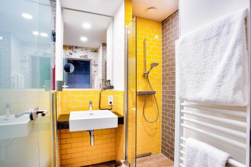 twice hotel wiesbaden - image 12