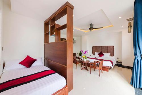 Phuc Hung Riverside Villa - Tap to explore photos