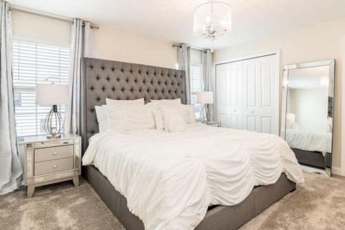 Modern and chic villa just 10 min from Disney - image 4