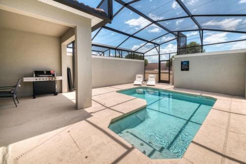 Modern and chic villa just 10 min from Disney