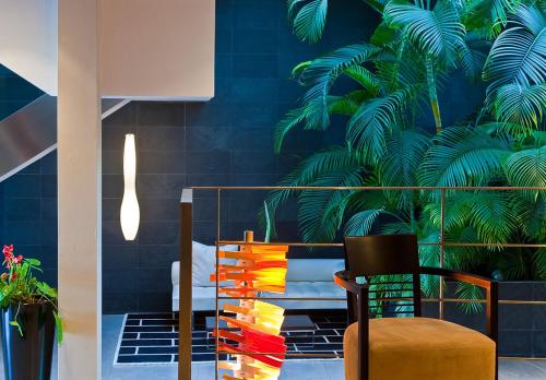 设施服务, 槟榔酒店 (Hotel Areca) in 埃尔切