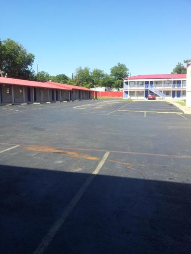 Deluxe Inn Austin